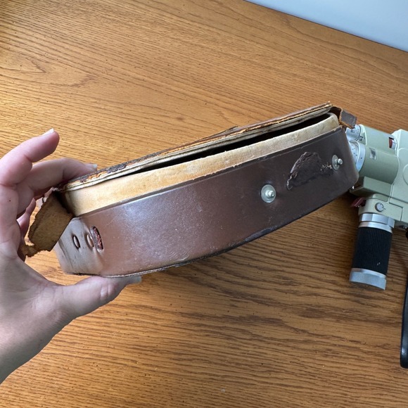 Vintage Minolta Zoom 8 Millimeter Movie Camera Used Leather Case Untested - Picture 3 of 16